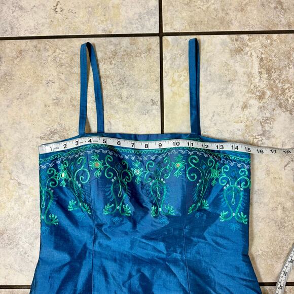 Geometrie Silk Blue Embroidered Mini Dress size 6 Cocktail Wedding Semi Formal - Picture 4 of 16
